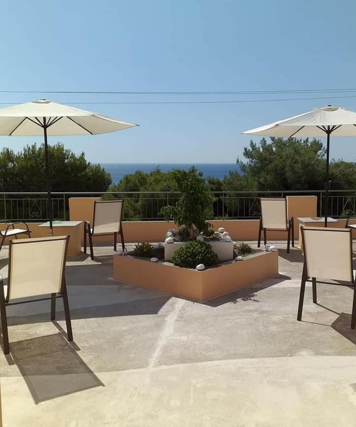 Hermes Agia Marina  Buitenkant foto