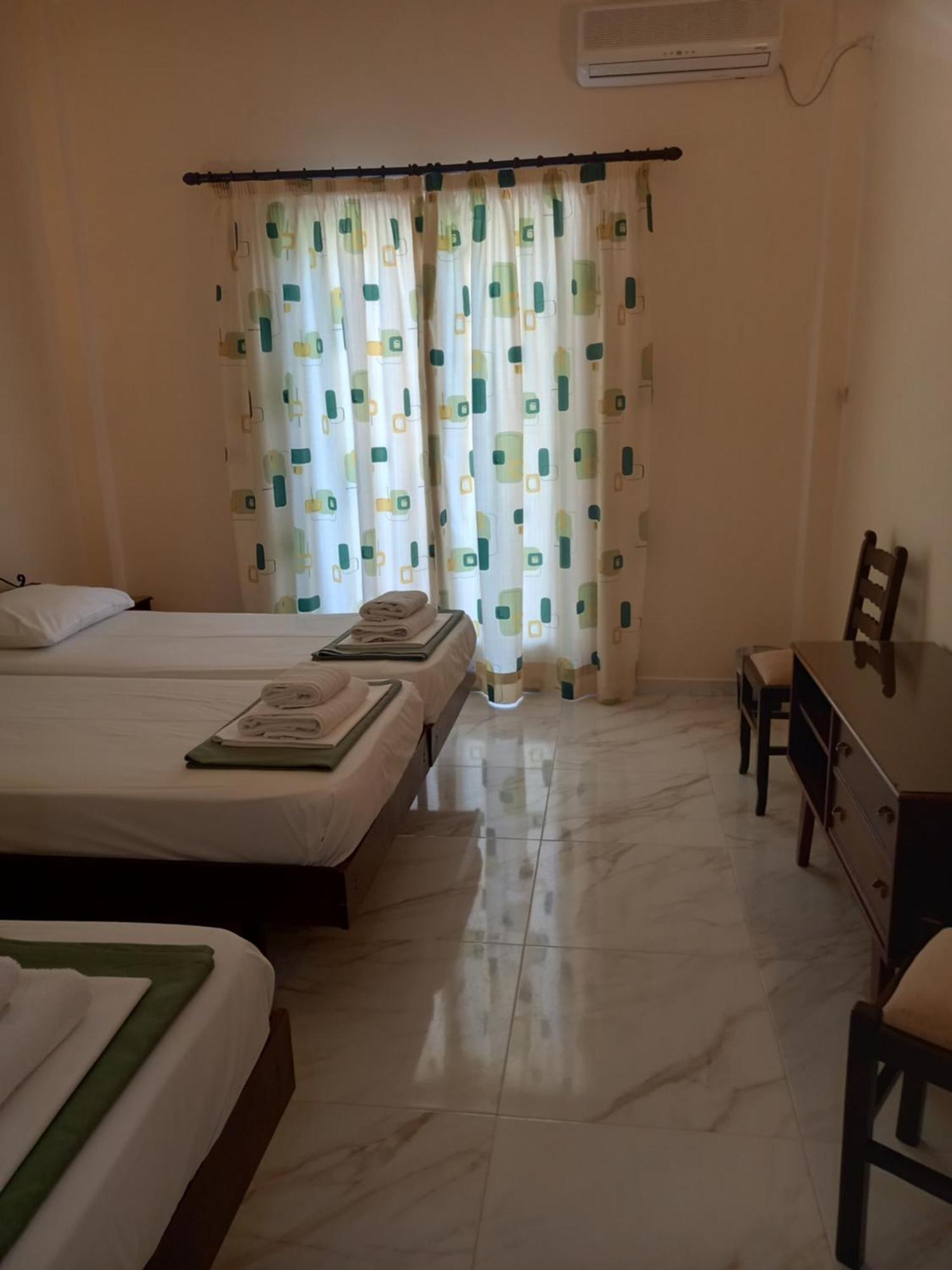 Hermes Agia Marina  Kamer foto