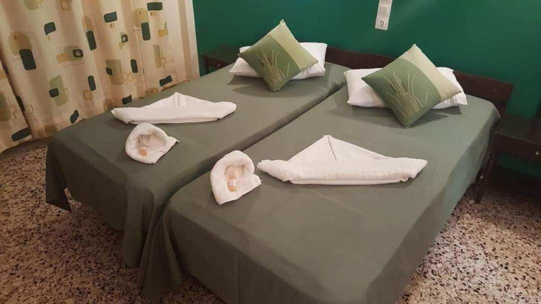 Hermes Agia Marina  Buitenkant foto