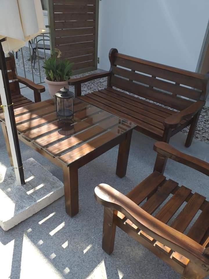 Hermes Agia Marina  Buitenkant foto
