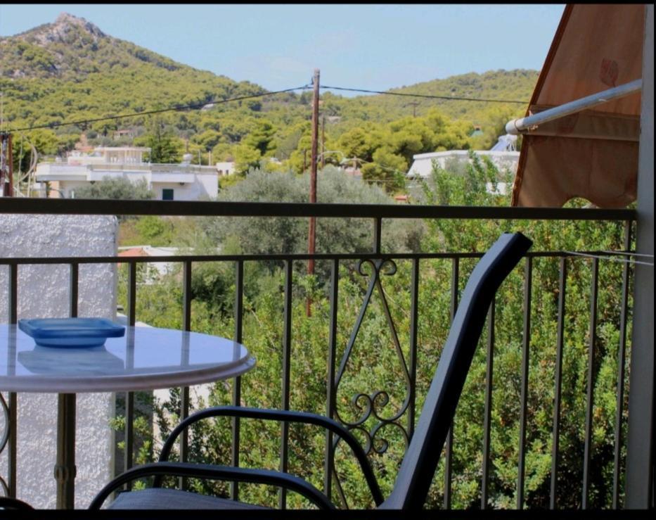 Hermes Agia Marina  Buitenkant foto