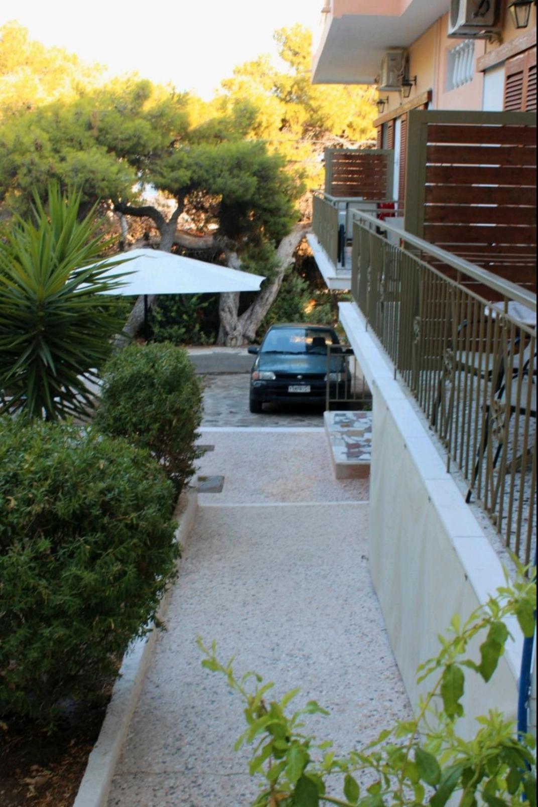 Hermes Agia Marina  Buitenkant foto