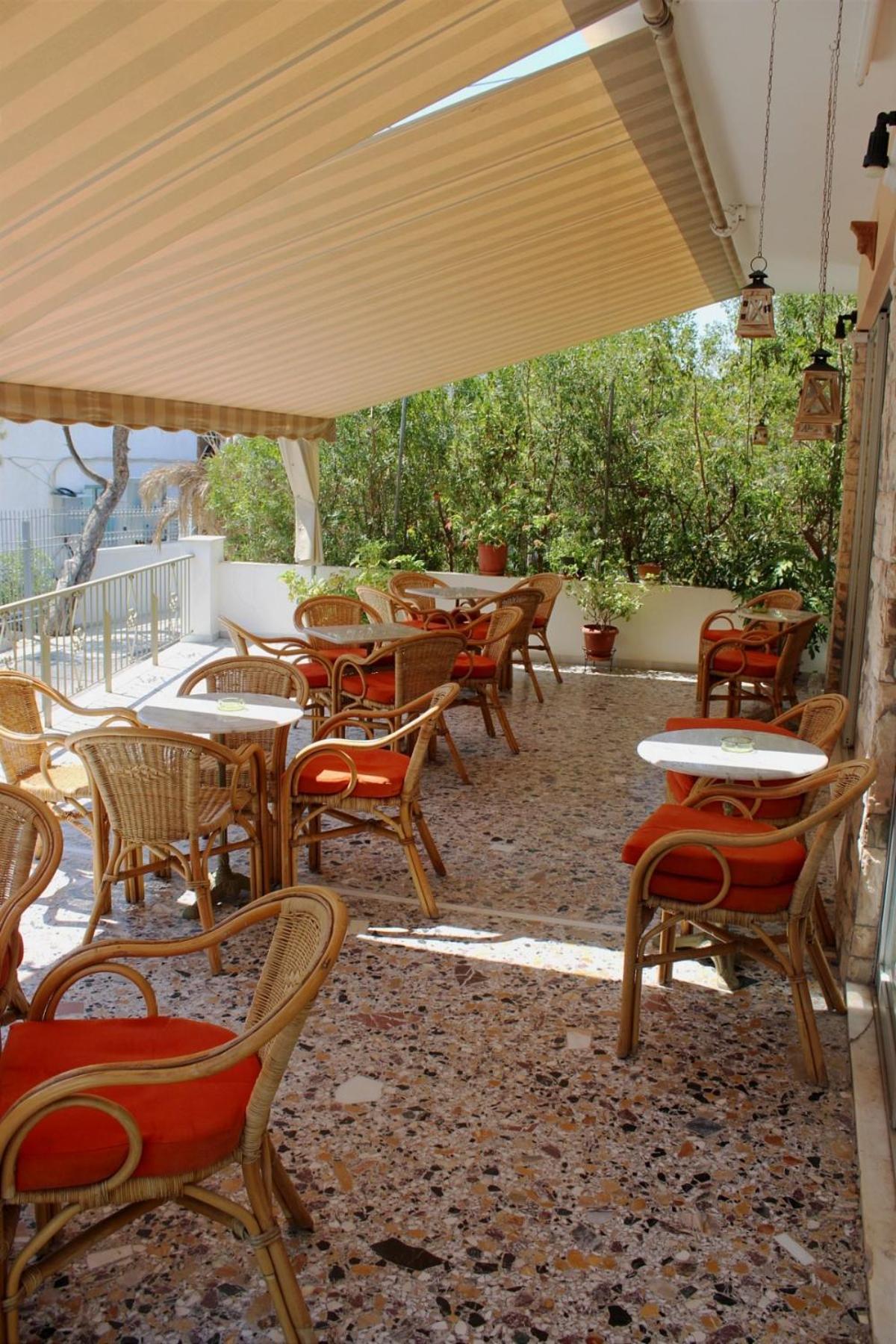 Hermes Agia Marina  Buitenkant foto