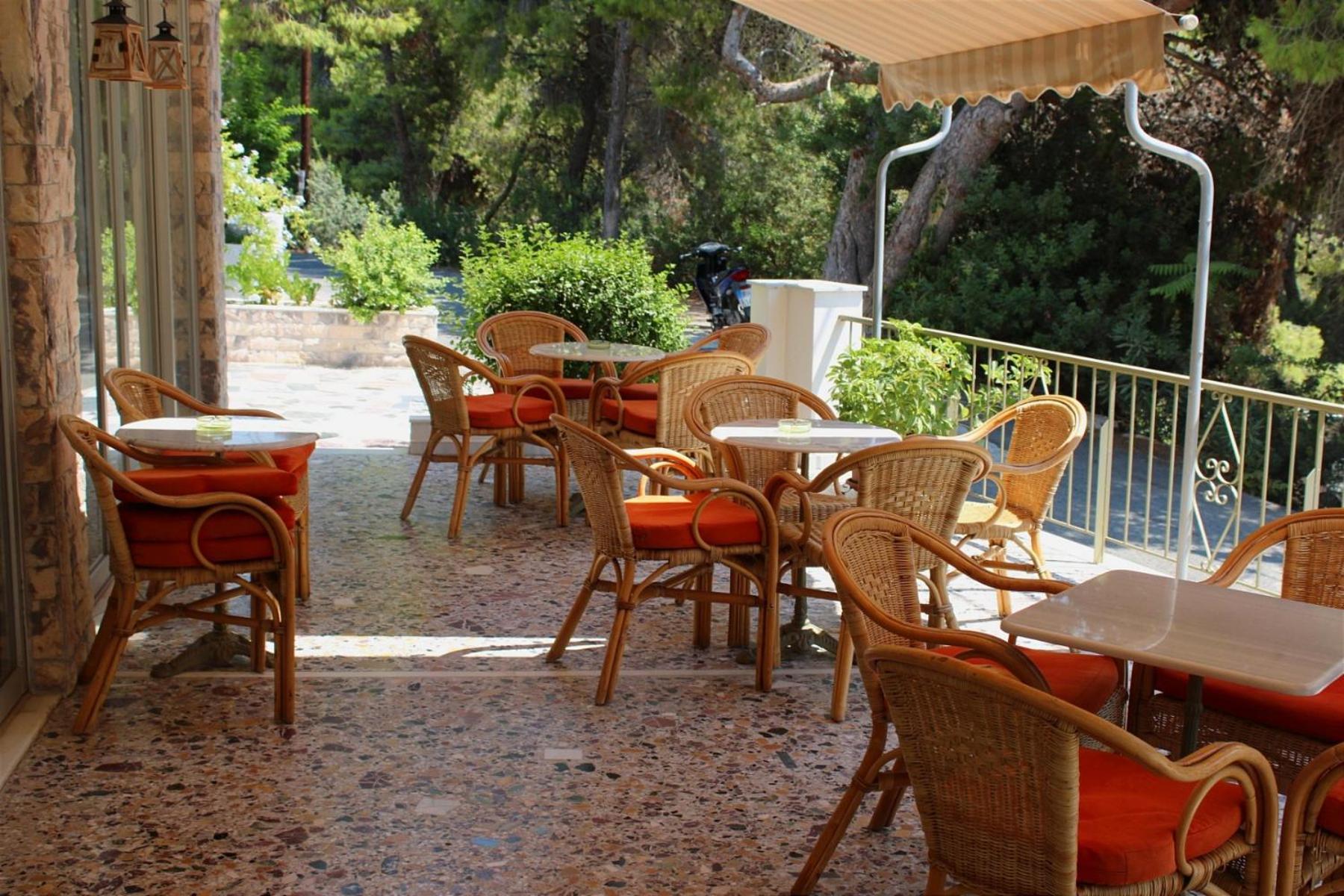 Hermes Agia Marina  Buitenkant foto