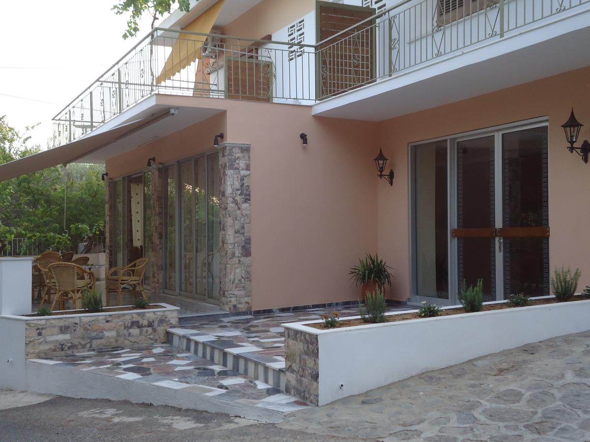 Hermes Agia Marina  Buitenkant foto