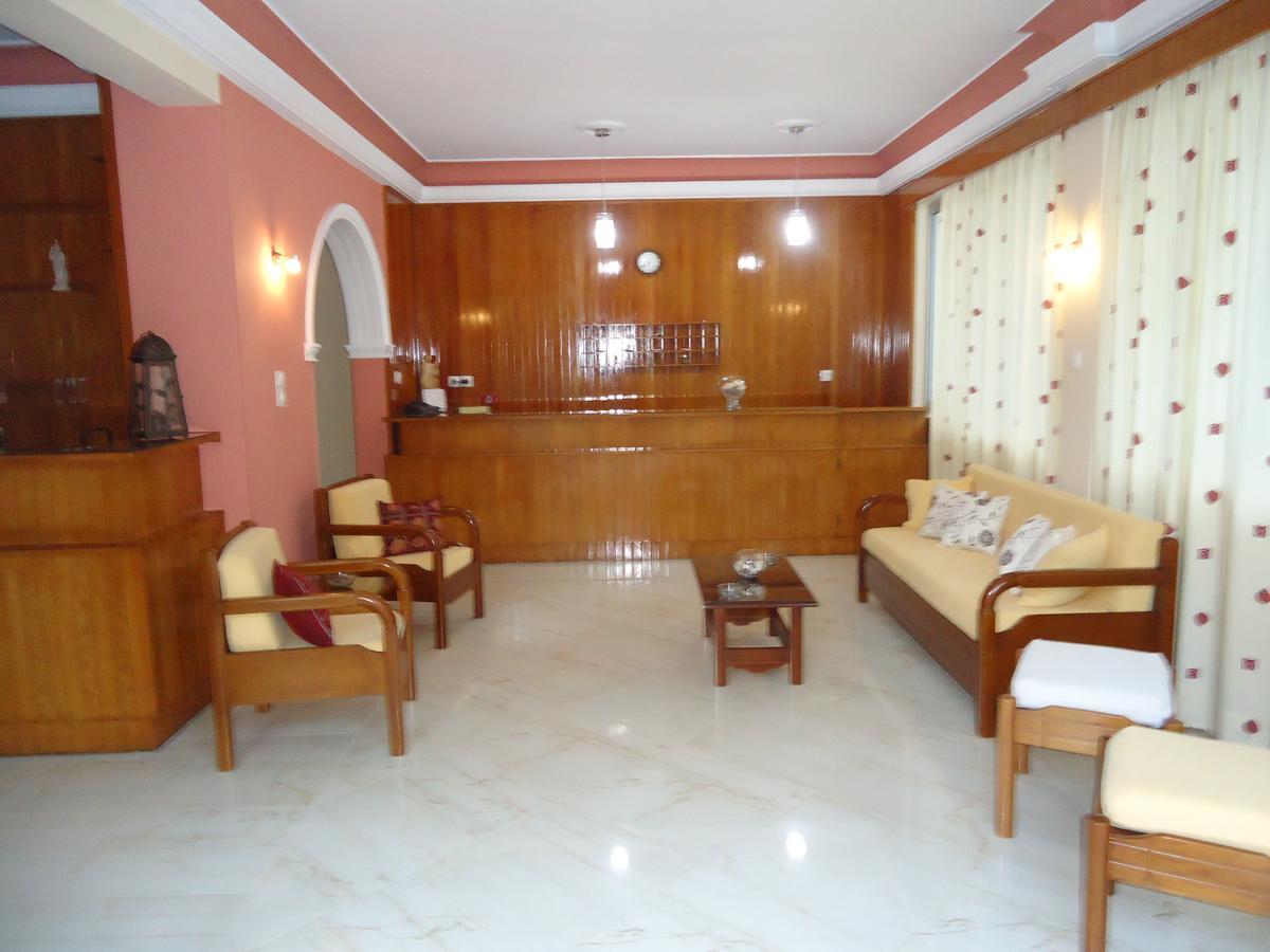 Hermes Agia Marina  Buitenkant foto