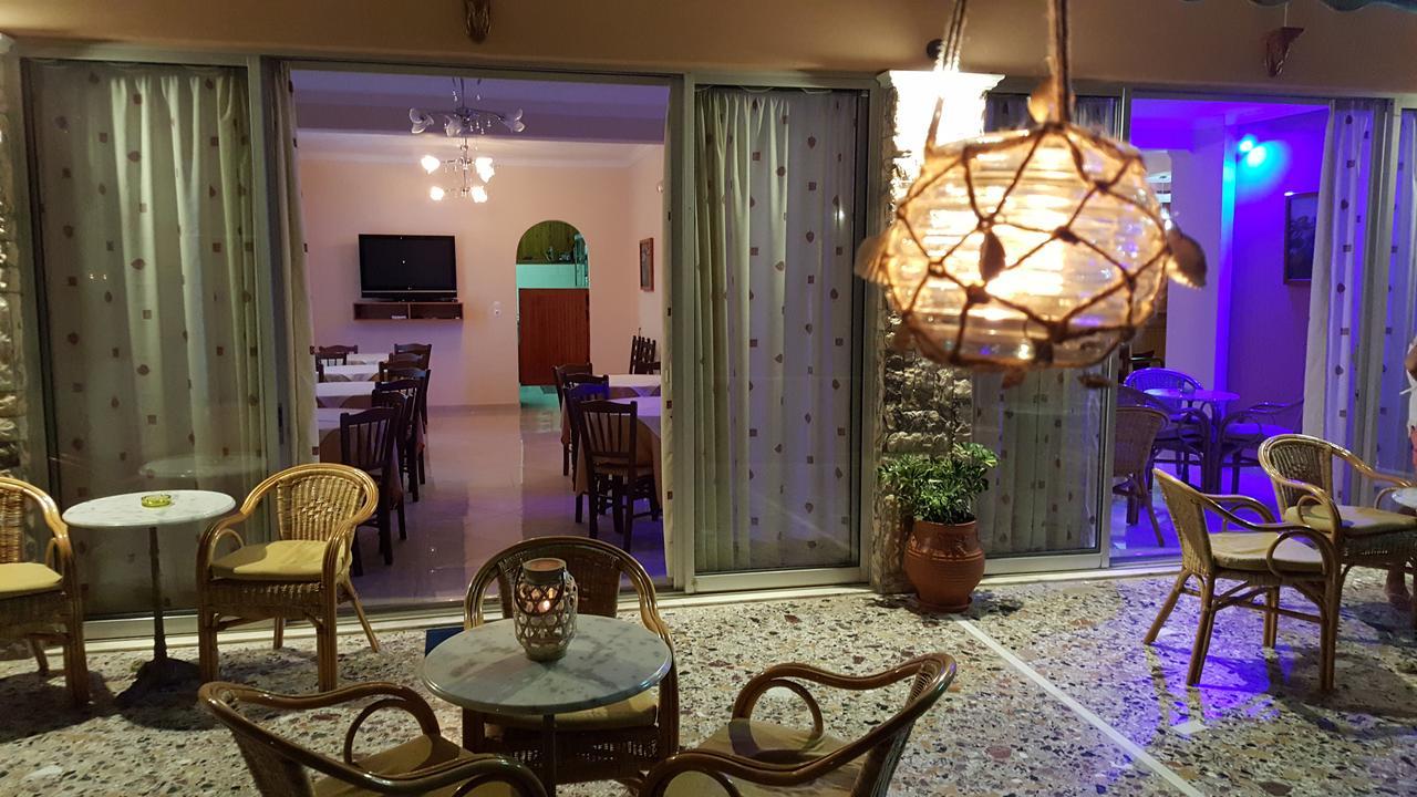 Hermes Agia Marina  Buitenkant foto