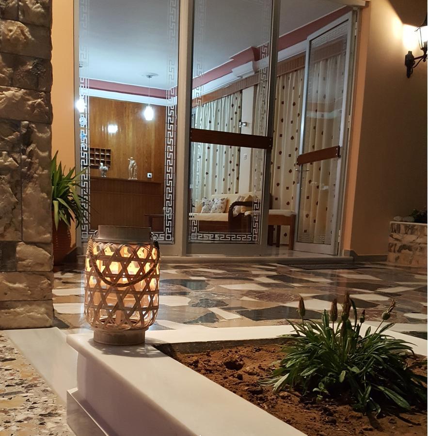 Hermes Agia Marina  Buitenkant foto