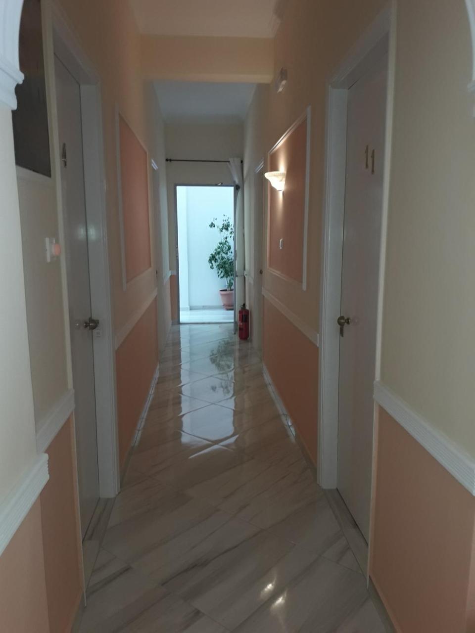 Hermes Agia Marina  Buitenkant foto